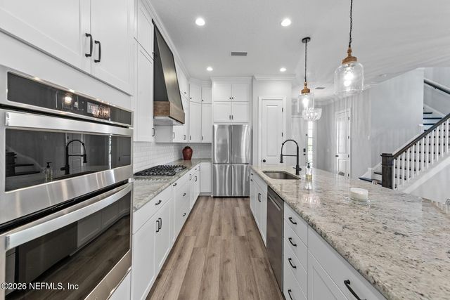 566 PARKBLUFF Circle, Ponte Vedra, FL 32081