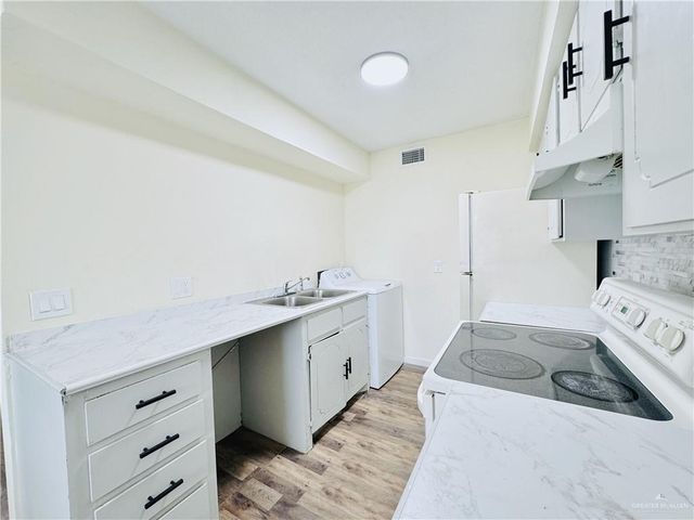 1620 W Samano Street, Edinburg, TX 78539