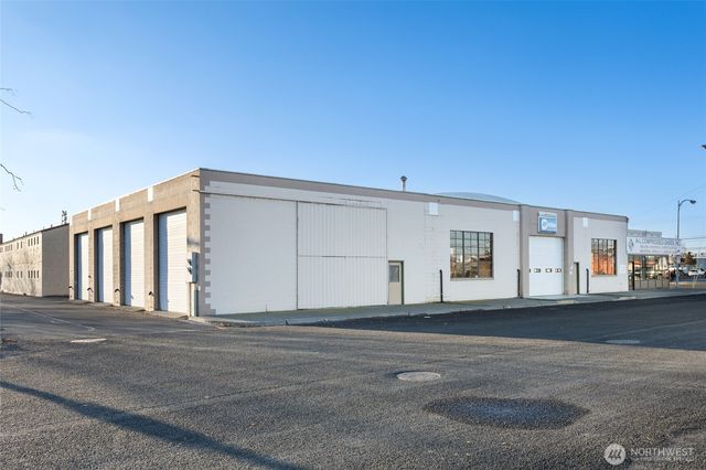 323 E 3rd Avenue, Moses Lake, WA 98837