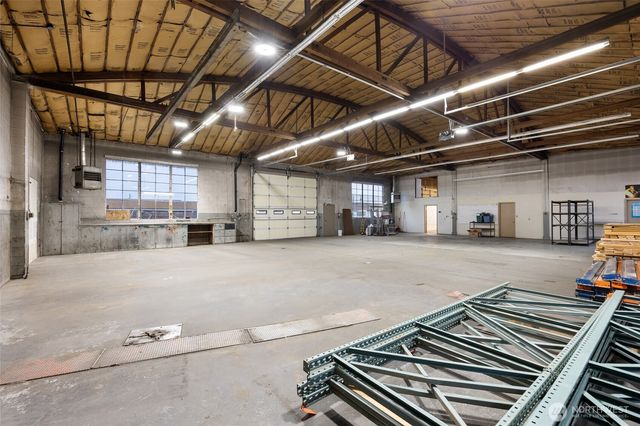 323 E 3rd Avenue, Moses Lake, WA 98837