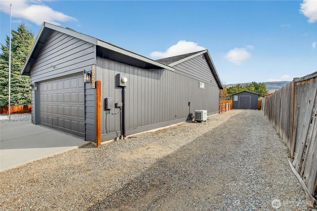 2532 Aviation Drive, East Wenatchee, WA 98802