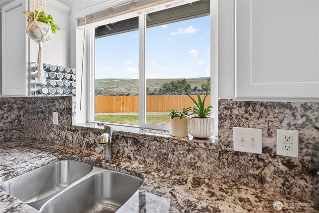 2532 Aviation Drive, East Wenatchee, WA 98802