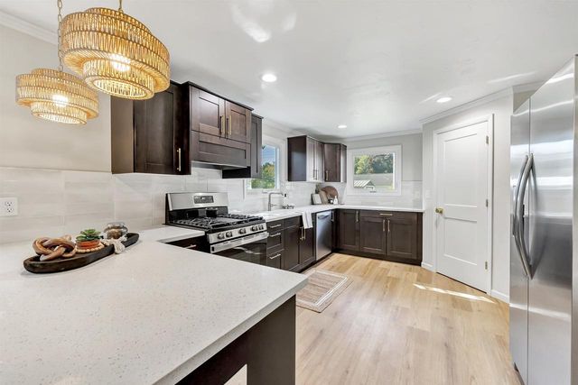 1017 RAYMOND STREET, Green Bay, WI 54304