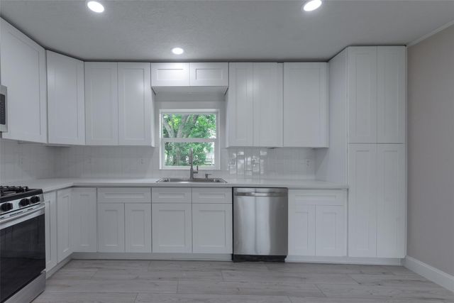 2627 Bayou Avenue, Baytown, TX 77520