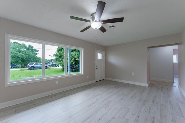 2627 Bayou Avenue, Baytown, TX 77520