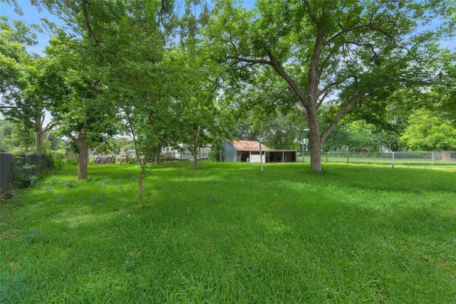 2627 Bayou Avenue, Baytown, TX 77520
