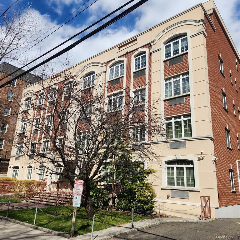 85-15 120th Street 3A, Kew Gardens, NY 11415