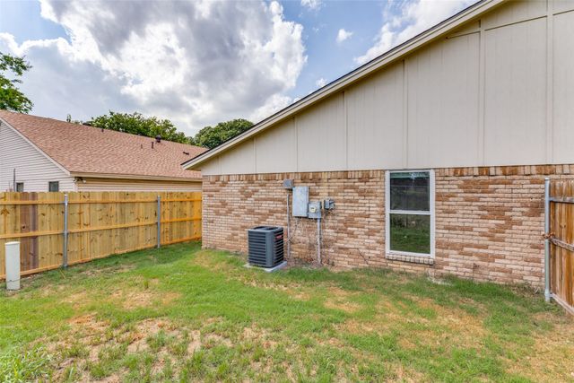 3219 Green Ridge Street, Fort Worth, TX 76133