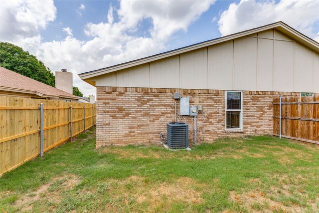 3219 Green Ridge Street, Fort Worth, TX 76133