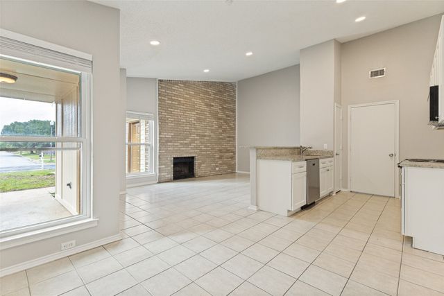 3219 Green Ridge Street, Fort Worth, TX 76133