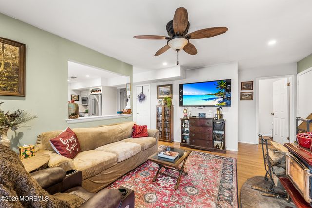 28 Standish Drive, Howell, NJ 07731