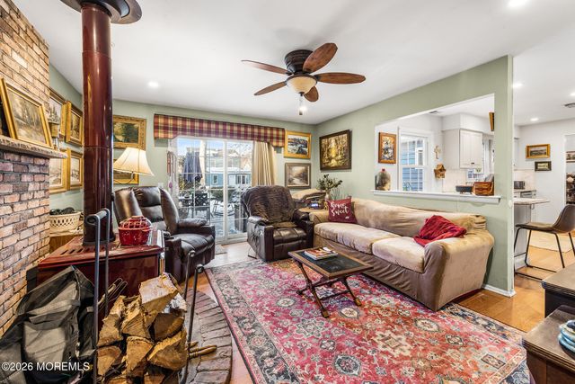 28 Standish Drive, Howell, NJ 07731