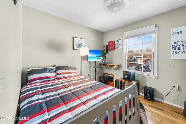 28 Standish Drive, Howell, NJ 07731