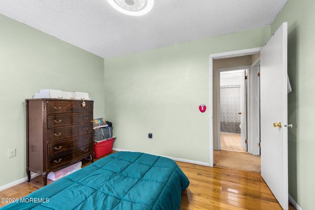 28 Standish Drive, Howell, NJ 07731