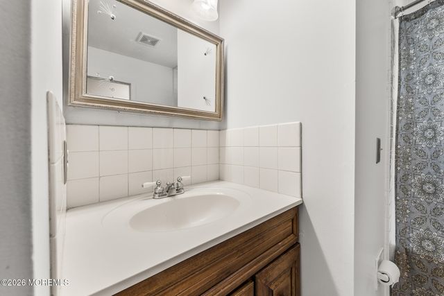 28 Standish Drive, Howell, NJ 07731