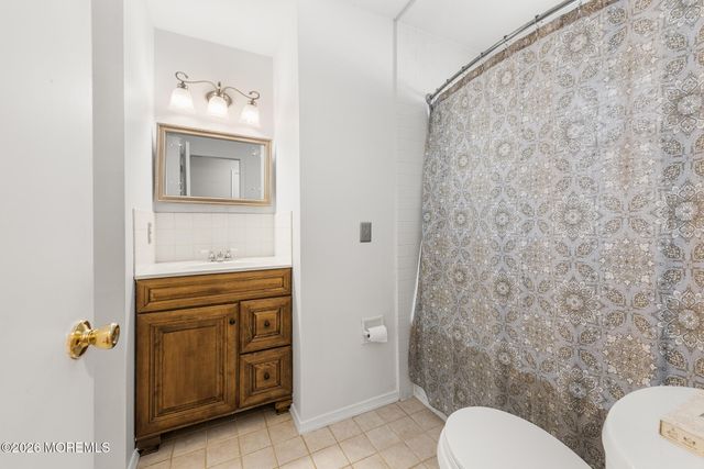 28 Standish Drive, Howell, NJ 07731