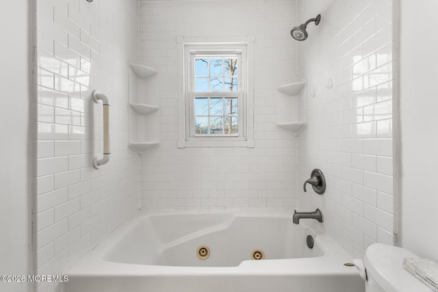 28 Standish Drive, Howell, NJ 07731