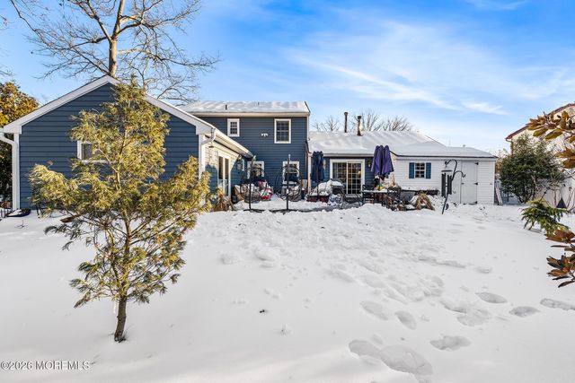 28 Standish Drive, Howell, NJ 07731