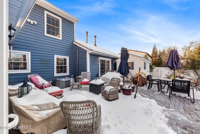 28 Standish Drive, Howell, NJ 07731