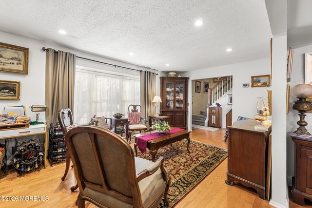 28 Standish Drive, Howell, NJ 07731