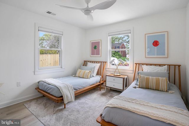 2237 N HARRISON ST, Arlington, VA 22205