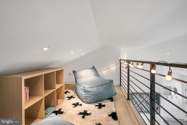 2237 N HARRISON ST, Arlington, VA 22205