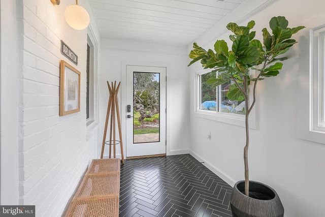2237 N HARRISON ST, Arlington, VA 22205