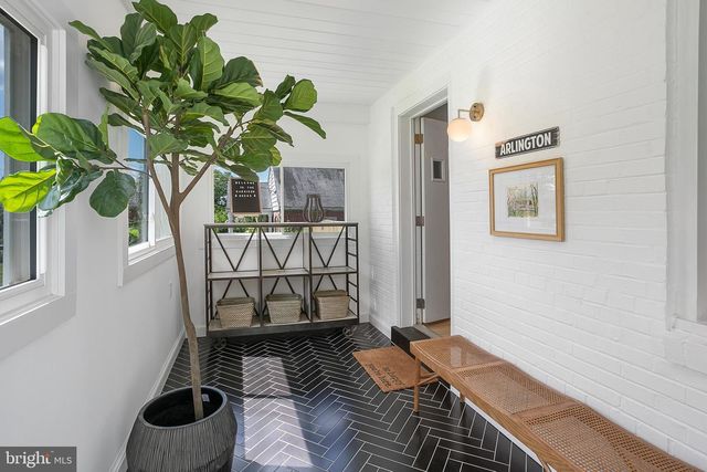 2237 N HARRISON ST, Arlington, VA 22205
