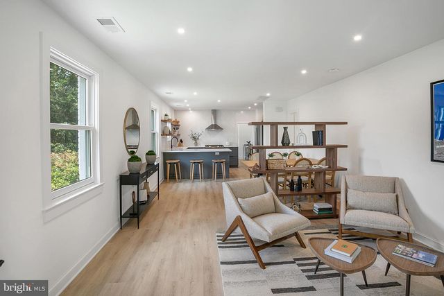 2237 N HARRISON ST, Arlington, VA 22205