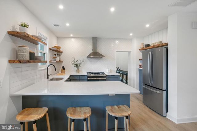 2237 N HARRISON ST, Arlington, VA 22205