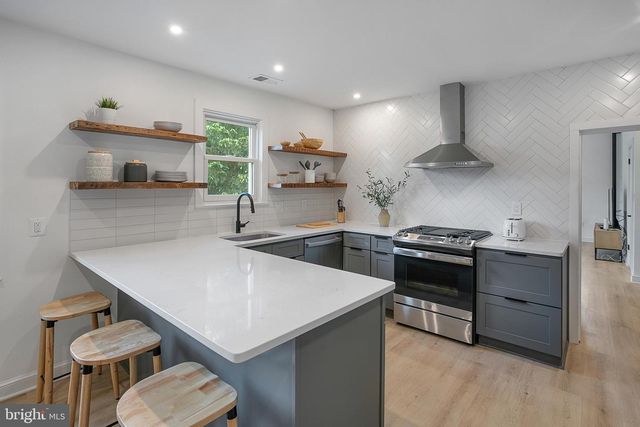 2237 N HARRISON ST, Arlington, VA 22205