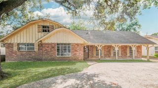8011 Richmond Avenue, Houston, TX 77063