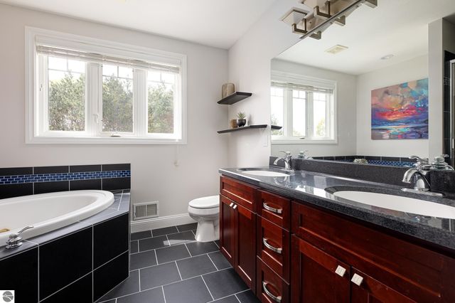 10579 Camrose Circle, Traverse City, MI 49684