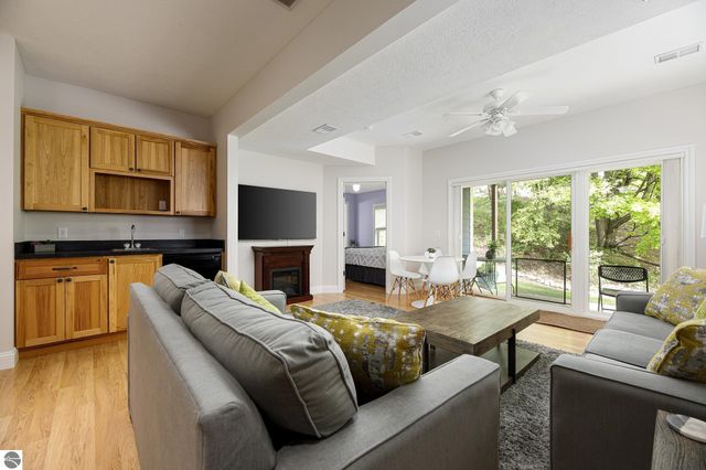 10579 Camrose Circle, Traverse City, MI 49684