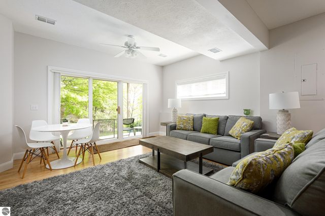 10579 Camrose Circle, Traverse City, MI 49684