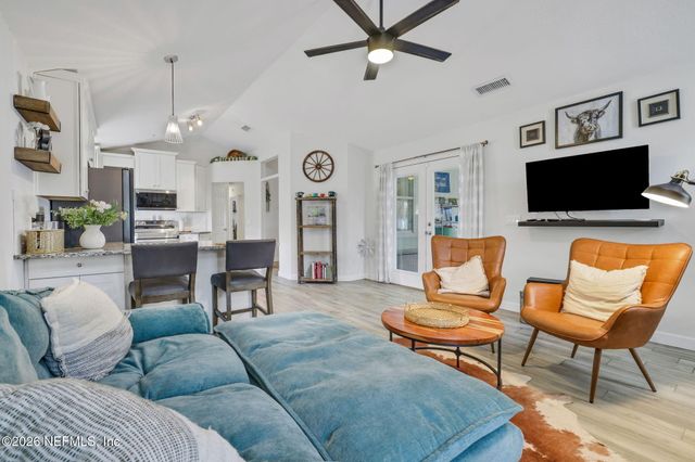 9204 CAMSHIRE Drive, Jacksonville, FL 32244