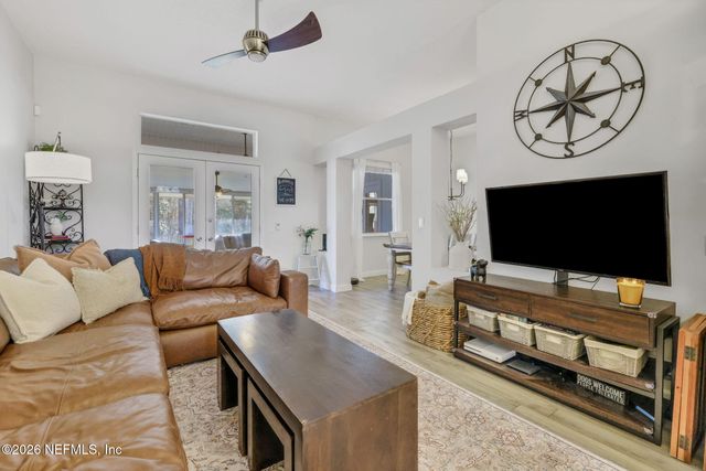 9204 CAMSHIRE Drive, Jacksonville, FL 32244