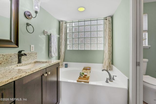 9204 CAMSHIRE Drive, Jacksonville, FL 32244