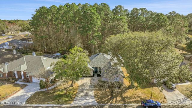9204 CAMSHIRE Drive, Jacksonville, FL 32244