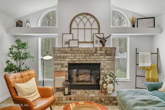 9204 CAMSHIRE Drive, Jacksonville, FL 32244