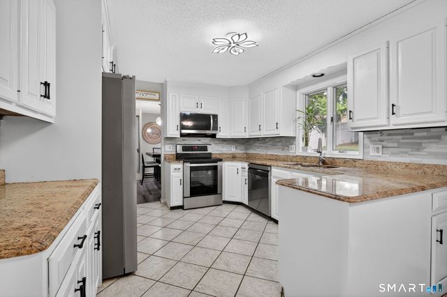 11 Kupchunos Road, South Windsor, CT 06074