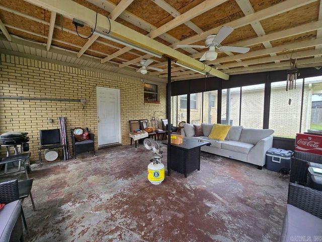 323 Clifton Dr, Wynne, AR 72396