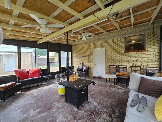 323 Clifton Dr, Wynne, AR 72396