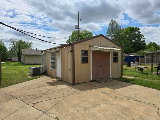 323 Clifton Dr, Wynne, AR 72396