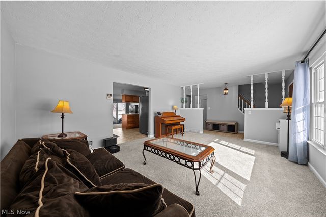 10212 Vienna Drive, Parma, OH 44130