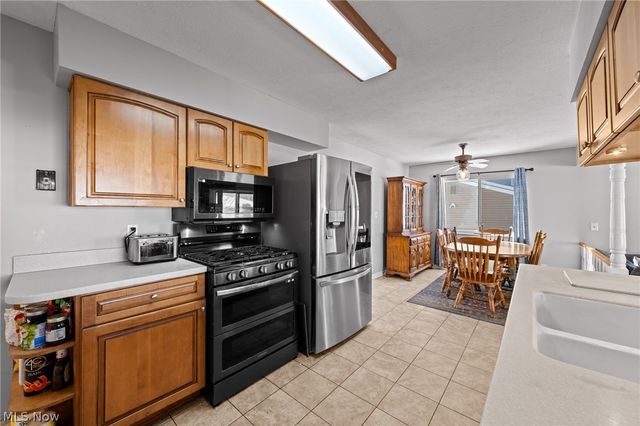 10212 Vienna Drive, Parma, OH 44130