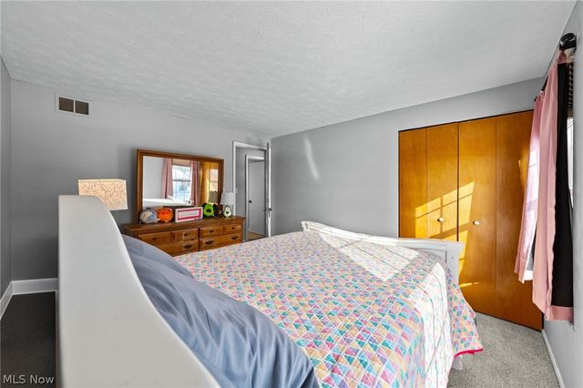 10212 Vienna Drive, Parma, OH 44130