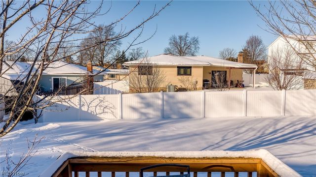 10212 Vienna Drive, Parma, OH 44130