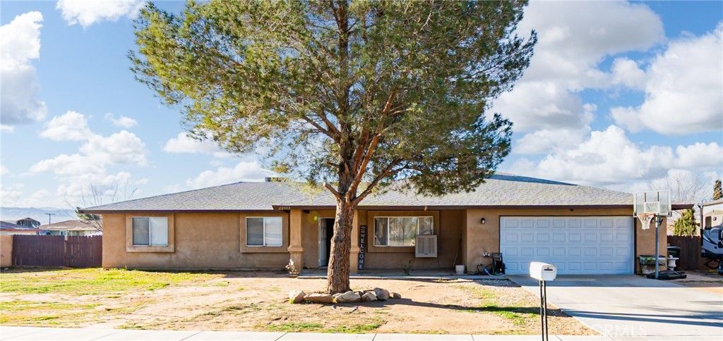 Image 1 of property listing at 22993 Eyota, Apple Valley, CA 92308
