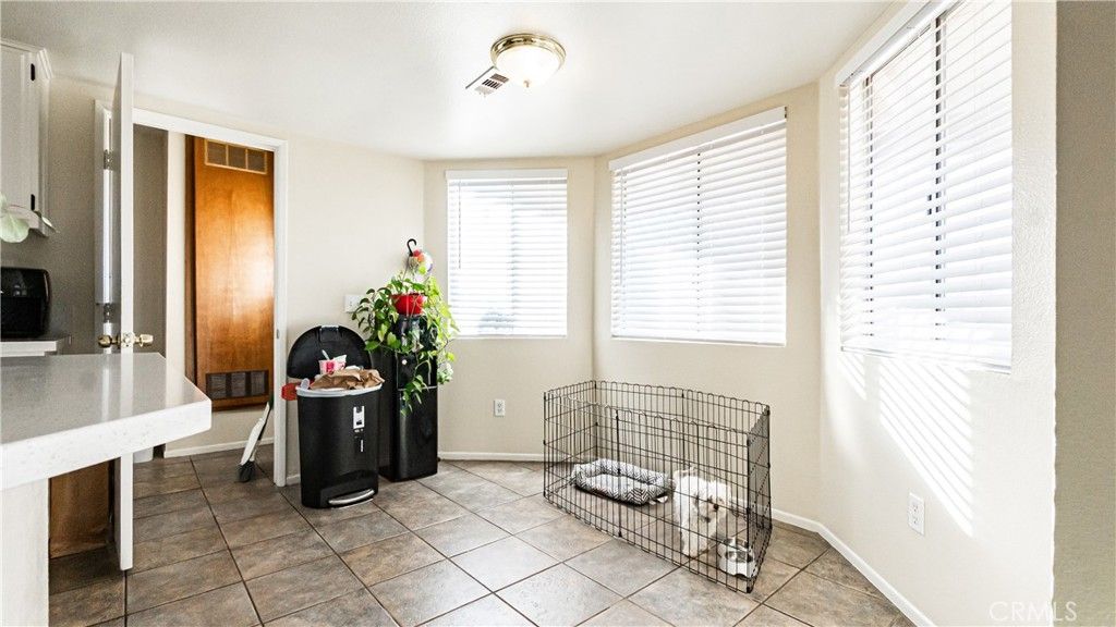 Image 11 of property listing at 22993 Eyota, Apple Valley, CA 92308